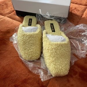 Dolce Vita Limon Plush Dolce Vita Women's Saydee Slipper Shoes Size 10 US